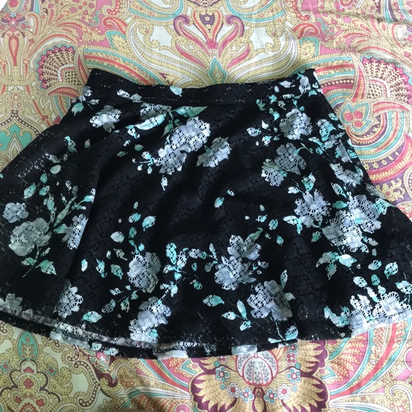 sister skirt - Picture 2 of 3
